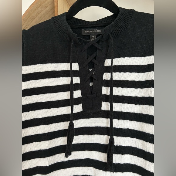 Banana Republic Striped Sweater - Picture 2 of 6